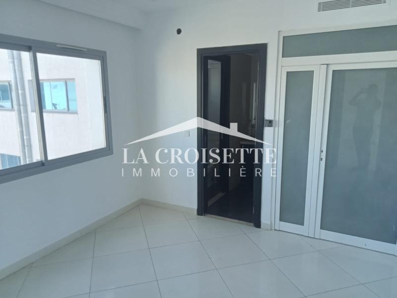 Bureau H+6 aux Berges du Lac 1